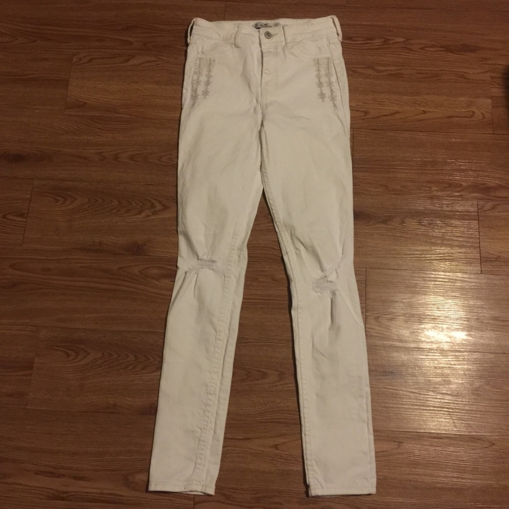 Hollister skinny size 1 Reg distressed jeans
